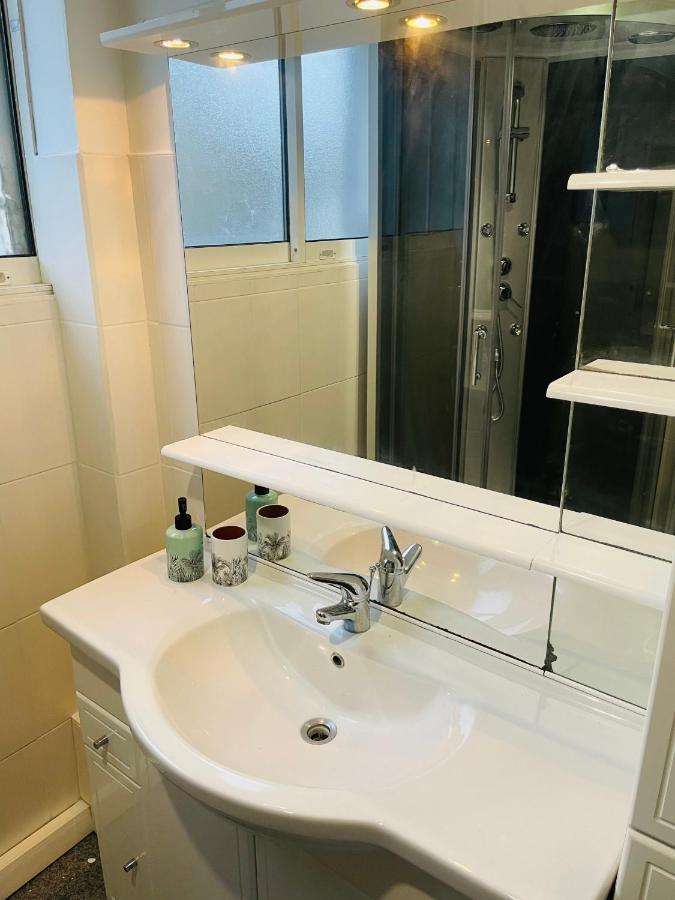 Charmant Appartement De Coeur De Ville - 2 Chambres Lits Queen Size - Netflix - Wifi 瑟堡 外观 照片